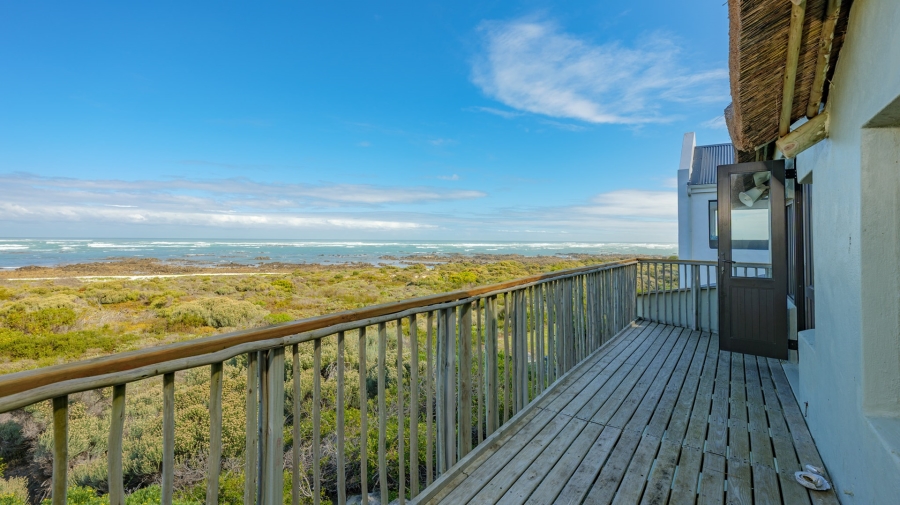 6 Bedroom Property for Sale in Suiderstrand Western Cape